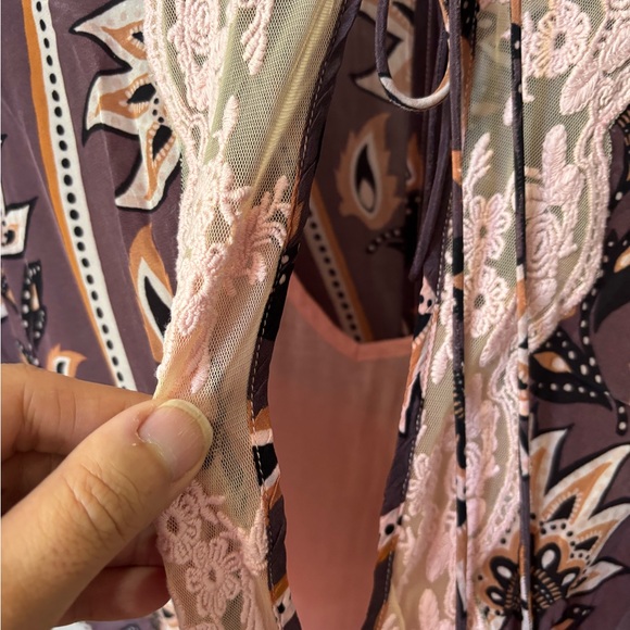 Farm Rio Glam Tapestry Laces Short-Sleeve Maxi Dress - Picture 15 of 16